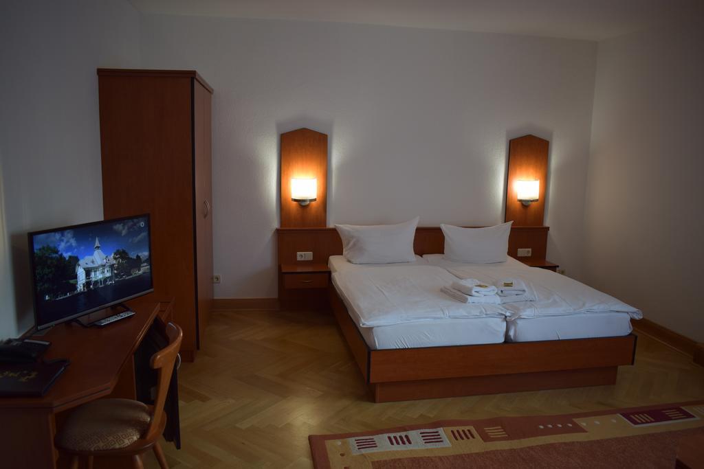 Groß Köris Hotel Seeschloesschen מראה חיצוני תמונה